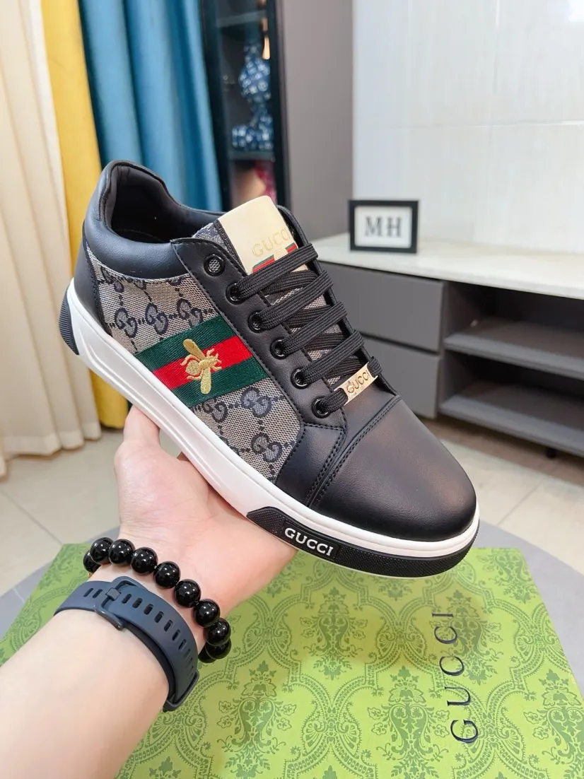 Men's shoes 💰420🌹🌹GUCCI [Gucci] New high-end brand of men's shoes, the latest fashionable casual men's shoes, trendy and versatile, relaxed and sporty style, uppers imported from Italy, first-layer cowhide, genuine leather lining, and ultra-fine workmanship. Original personalized fashionable rubber wear-resistant outsole, light and comfortable on the foot, size 38-44